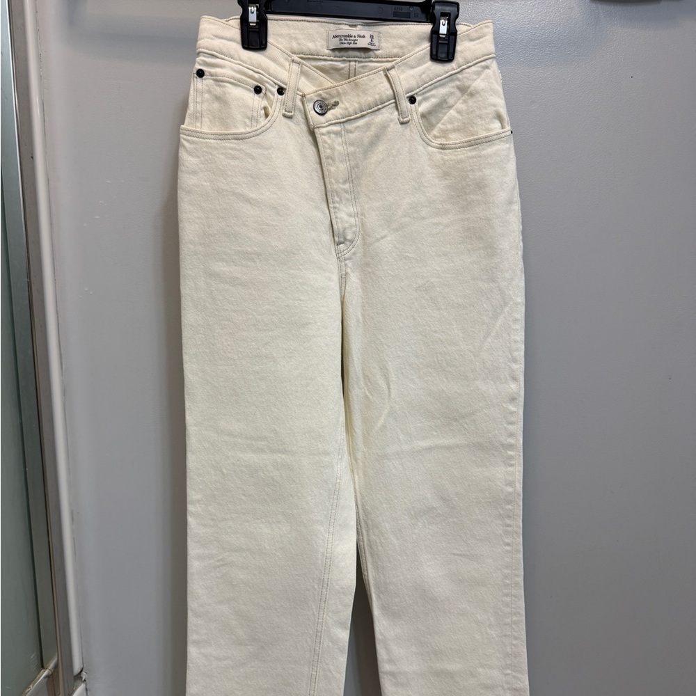 Abercrombie & Fitch Women’s Off-White Straight Jeans